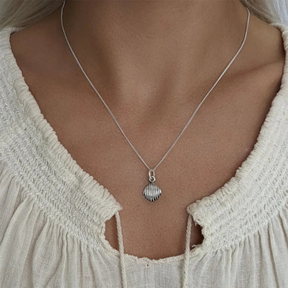 Small Oyster Locket Necklace Silver